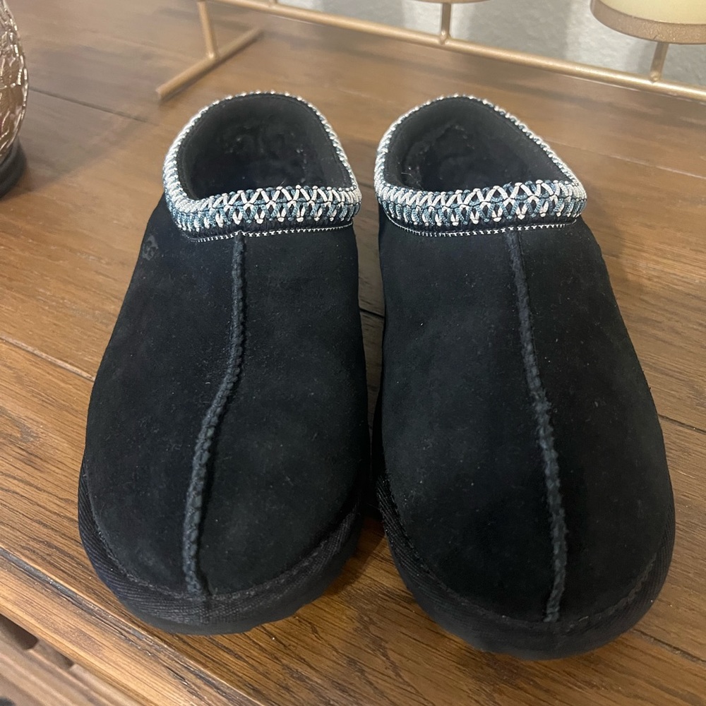 Black Ugg Slippers. Size 5